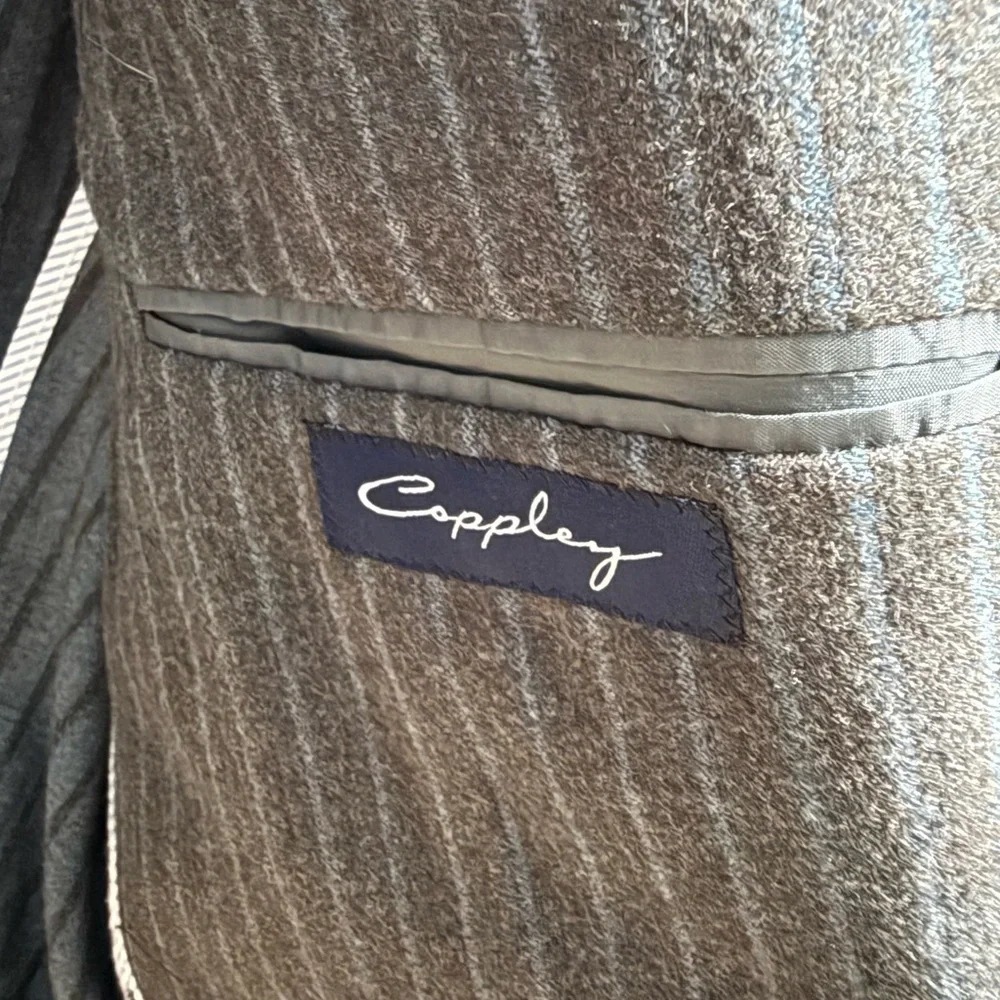 Elegant Charcoal Pinstripe Men's Blazer - Picture 2 of 4